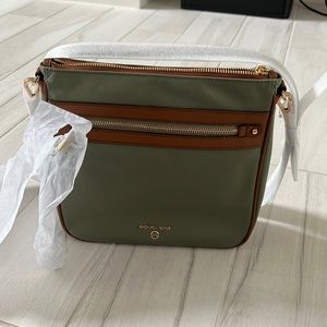 Michael Kors Jet Set Charm Large North South Crossbody